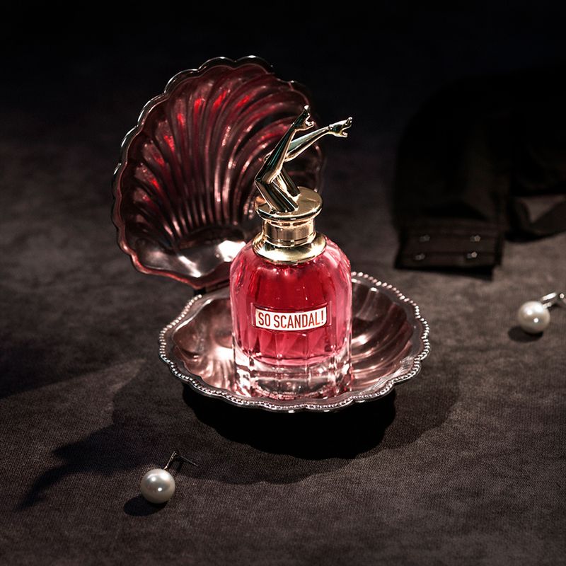 Perfume-Jean-Paul-Gaultier-So-Scandal--Feminino-Eau-de-Parfum-30-ml-Ambientada