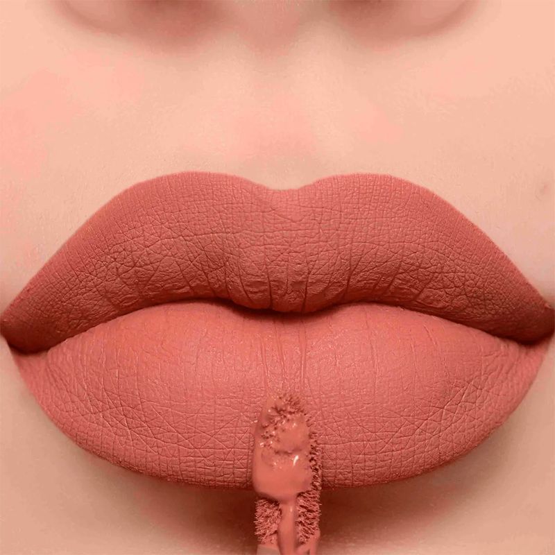 Batom-Liquido-Matte-Mari-Maria-Ashy-Nude-4-ml-Modelo-e-Produto