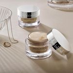 Creme-Facial-Anti-Idade-Oleo-de-Camelia-Esthederm-Excellage-50-ml-Ambientada-tres