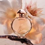 Kit-Perfume-Paco-Rabanne-Olympea-Feminino-Eau-de-Parfum-80-ml---Locao-Corporal-100-ml---Miniatura-10-ml-Ambientada