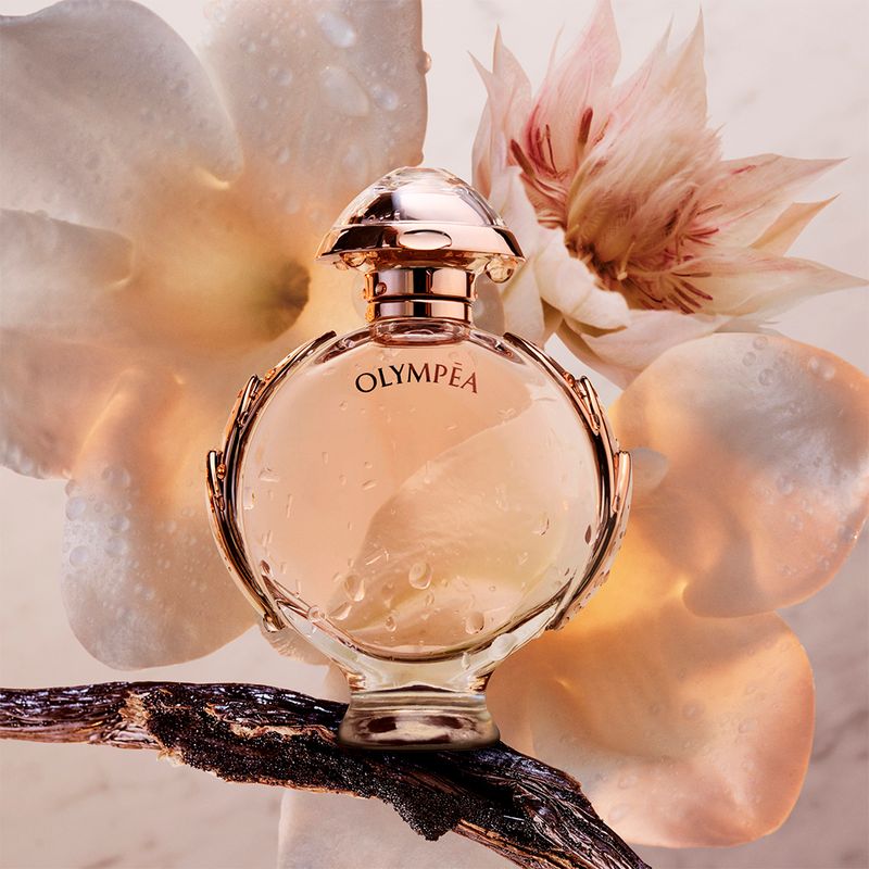 Kit-Perfume-Paco-Rabanne-Olympea-Feminino-Eau-de-Parfum-80-ml---Locao-Corporal-100-ml---Miniatura-10-ml-Ambientada