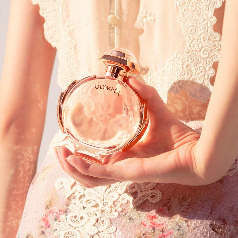 Kit-Perfume-Paco-Rabanne-Olympea-Feminino-Eau-de-Parfum-80-ml---Locao-Corporal-100-ml---Miniatura-10-ml-Modelo-e-Frasco-1