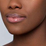 Batom-Cremoso-Cintilante-Lancome-L-Absolu-Shine-Plays-232-316-g-Modelo