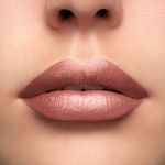 Batom-Cremoso-Cintilante-Lancome-L-Absolu-Mon-Macaron-257-35-g-Modelo-2