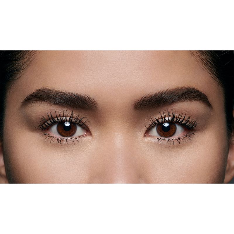 Mascara-para-Cilios-Volume-Curvado-Lancome-Grandiose-01-Black-44-g-Modelo--2