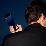 Kit-Perfume-Carolina-Herrera-Bad-Boy-Cobalt-Masculino-Eau-de-Parfum-100-ml---Gel-de-Banho-100-ml-Ambientada
