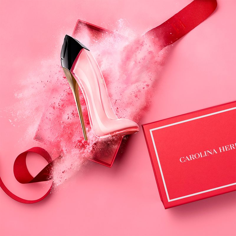 Kit-Perfume-Carolina-Herrera-Good-Girl-Blush-Feminino-Eau-de-Parfum-80-ml---Locao-Corporal-100-ml-Ambientada-um