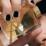 Perfume-Yves-Saint-Laurent-Libre-Feminino-Eau-de-Parfum-90-ml---Locao-Corporal-50-ml---Mascara-de-Cilios-2-ml-Modelo-e-Frasco