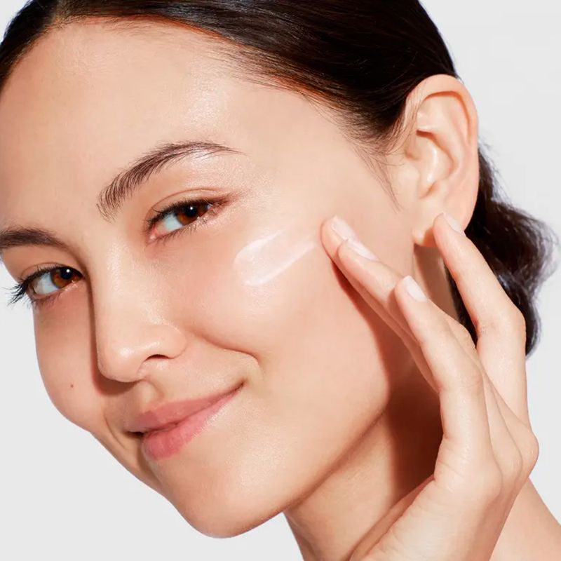 Creme-Hidratante-Facial-Lancome-Hydra-Zen-Glow-50-ml-Modelo-e-Produto-1