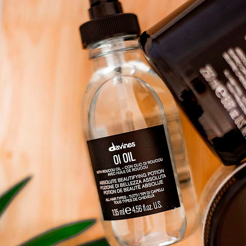 Oleo-de-Tratamento-Multifuncoes-Davines-OI-135-ml-Ambientada