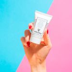 Creme-Facial-Hidratante-Sisley-Reparatrice-40-ml-Produto-e-Modelo