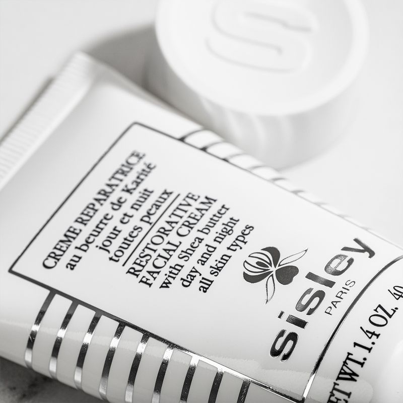 Creme-Facial-Hidratante-Sisley-Reparatrice-40-ml-Detalhe