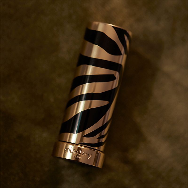 Batom-em-Gel-Cintilante-Sisley-Le-Phyto-Rouge-40-Rouge-Monaco-34-g-Ambientada