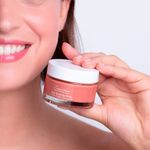 Creme-Facial-Hidrante-Embryolisse-Blush-Radiant-Complexion-50-ml-Modelo-e-Produto