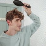Escova-para-Desembaracar-WetBrush-Pro-Detangler-Preta-Modelo-e-Produto-1