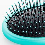 Escova-para-Desembaracar-WetBrush-Pro-Detangler-Verde-e-Preta-Detalhe-Cerdas