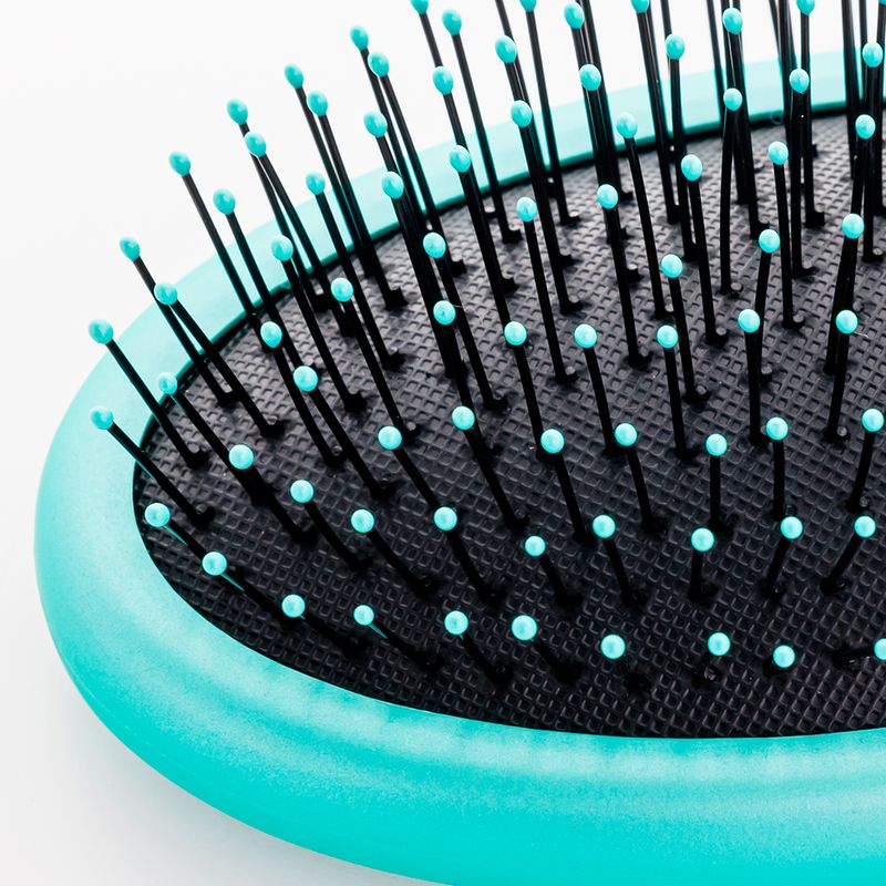 Escova-para-Desembaracar-WetBrush-Pro-Detangler-Verde-e-Preta-Detalhe-Cerdas