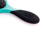 Escova-para-Desembaracar-WetBrush-Pro-Detangler-Verde-e-Preta-Detalhe-Cabo