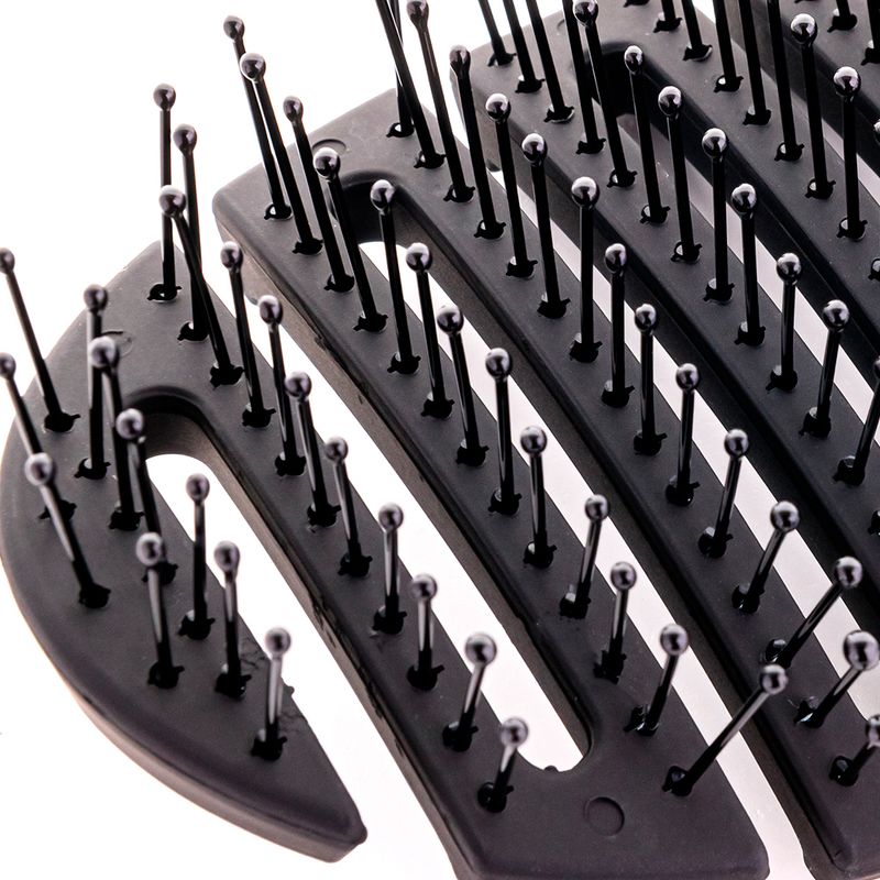 Escova-para-Secar-e-Desembaracar-WetBrush-Pro-Flex-Dry-Preta-Detalhe-Cerdas