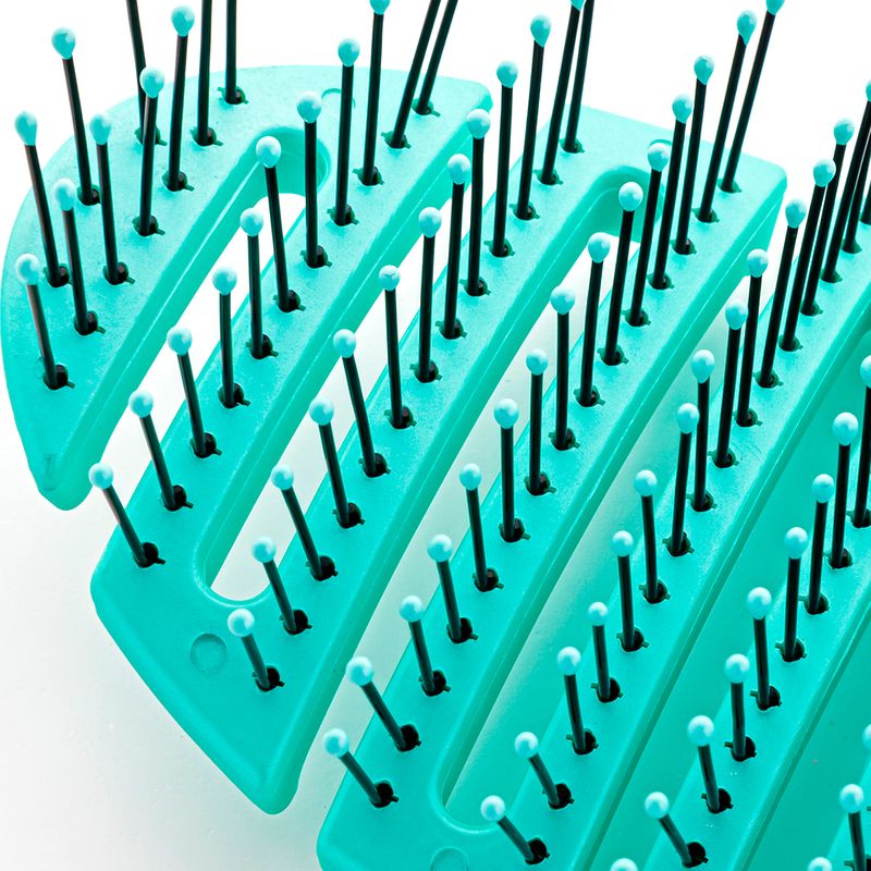 Escova-para-Secar-e-Desembaracar-WetBrush-Pro-Flex-Dry-Verde-e-Preta-Detalhe-Cerdas