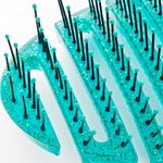 Escova-para-Secar-e-Desembaracar-WetBrush-Shower-Detangler-Verde-Glitter-Detalhe-Cerdas