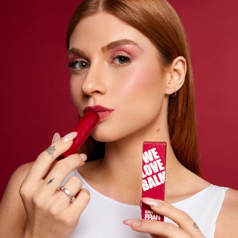 Lip-Balm-Hidratante-Fran-By-Franciny-Ehlke-Stick-Tint-Wine-63-g-Produto-Modelo