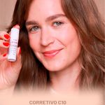 Corretivo-em-Bastao-Cremoso-com-Protetor-Solar-B23-Natural-Pink-Cheeks-Sport-Concealer-FPS-40-FPUVA-30-C10-7-g-Modelo