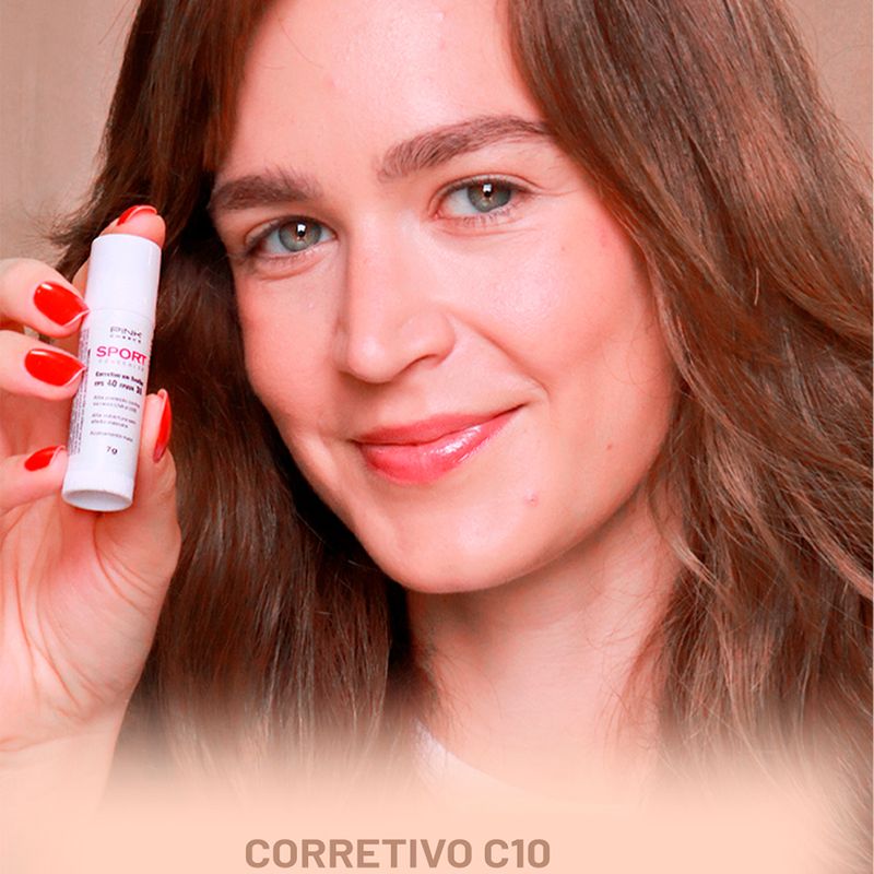Corretivo-em-Bastao-Cremoso-com-Protetor-Solar-B23-Natural-Pink-Cheeks-Sport-Concealer-FPS-40-FPUVA-30-C10-7-g-Modelo