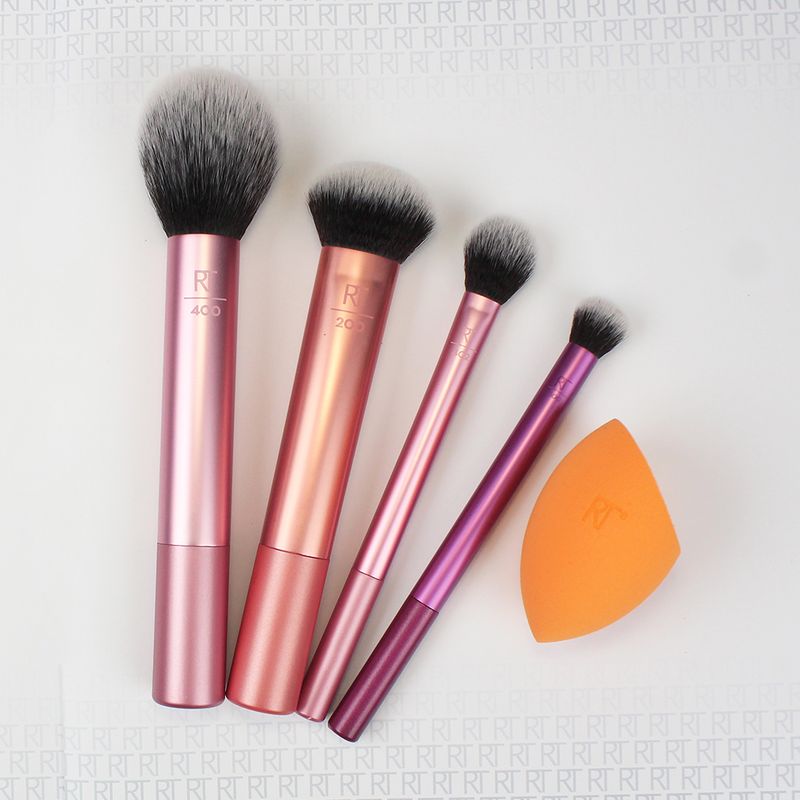 Kit-de-Pinceis-para-Maquiagem-Real-Techniques-Everyday-Essentials-Set-Roxo-Ambientada