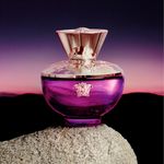 Perfume-Versace-Dylan-Purple-Feminino-Eau-de-Parfum-100-ml-Ambientada