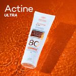 Protetor-Solar-Facial-Darrow-Actine-Ultra-Cor-Universal-FPS-80-40-g-Ambientada