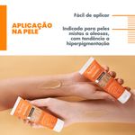 Protetor-Solar-Facial-Clareador-Avene-Eau-Thermale-Mat-Perfect-FPS-70-Clara-40-g-Textura-um