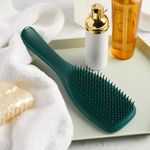 Escova-para-Desembaracar-Tangle-Teezer-Raquete-Wet-Detangler-Green-Jungle-Verde-Ambientada