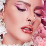 Paleta-Multifuncional-Karen-Bachini-Beauty-Artemis-4-Shades-12-g-Modelo-com-Produto-1