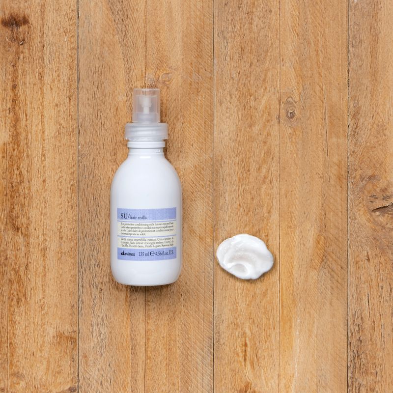 Leave-in-Davines-Essential-Haircare-SU-135-ml-Ambientada