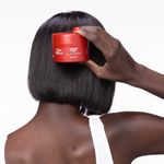 Mascara-de-Reparacao-Wella-Professional-Ultimate-Repair-500-ml-Cabelo-dois