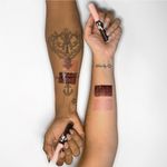 Gloss-Labial-Cintilante-Karen-Bachini-Beauty-Preto-Tattoo-25-g