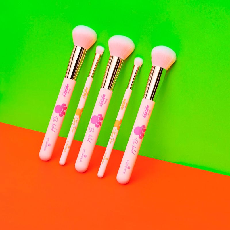 Pincel-para-Sombra-Essence-Back-To-The-Roots-Mickey-Rosa