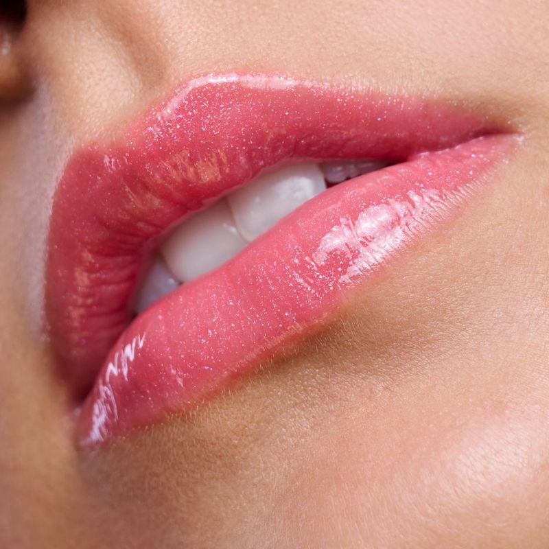 Gloss-Labial-Liquido-Cintilante-Essence-Extreme-Shine-Volume-06-Candy-Shop-5-ml