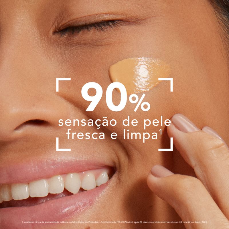 Protetor-Solar-Facial-Bioderma-Photoderm-Antioleosidade-FPS-70-40-g-2-Claro