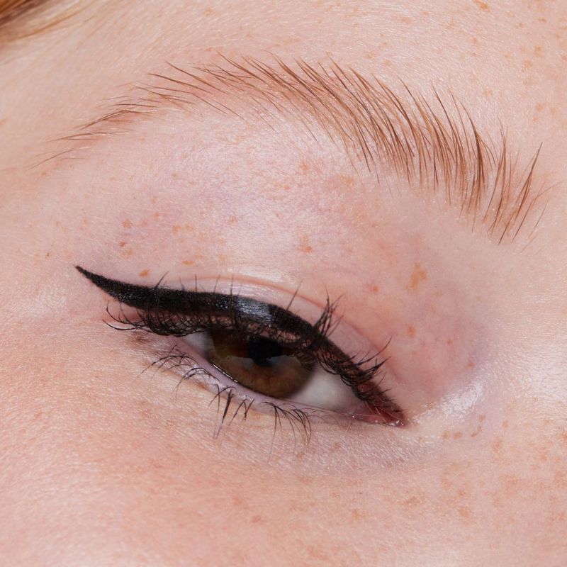 Delineador-Liquido-Matte-Essence-Lash-Princess-Liner-Preto-3-ml