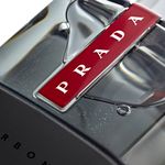 Kit-Perfume-Prada-Luna-Rossa-Carbon-Eau-de-Toilette-Masculino-100-ml---Miniatura-10-ml