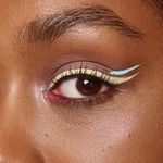 -Palette-Essence-Harley-Quinn-Eyeshadow-01-Hey-Puddin