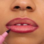 Lapis-labial-ponta-de-feltro-STAIN--TATTOO-essence-01-Everyone-s-Nude-Pink-25-ML