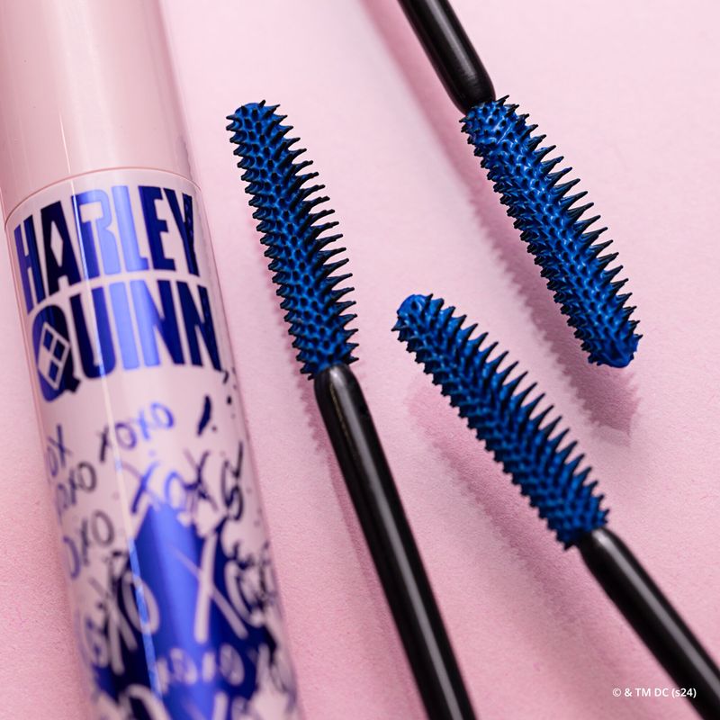 Essence-Harley-Quinn-Mascara-de-Cilios-Colorida-02-Azul-F7