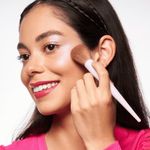 Pincel-para-Blush-e-Iluminador-Essence-01-It-S-Glow-Time-Roxo-F3