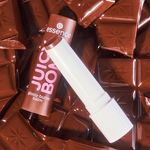 Balm-Labial-Essence-Juicy-Bomb-Glossy-Butter-05-Choco-Lot-To-Handle-25-g-F7